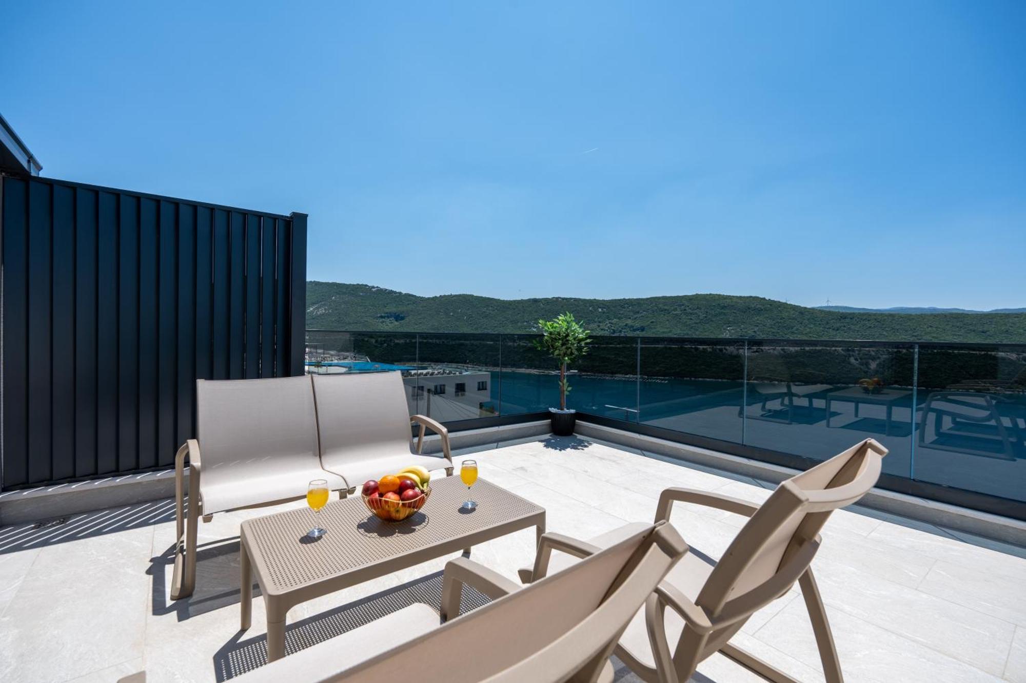 נאום Villa Golden מראה חיצוני תמונה
